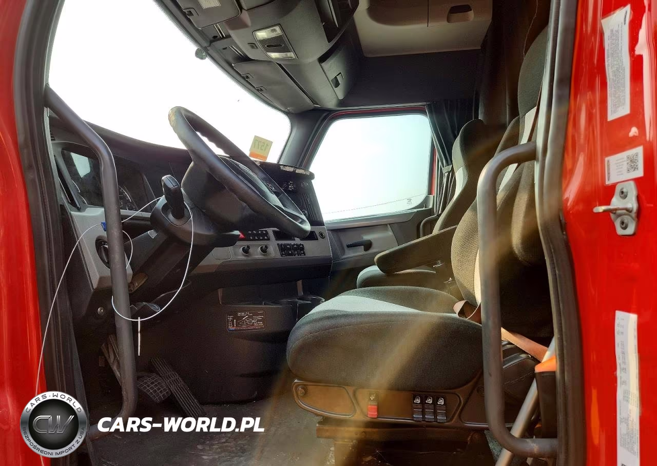 2019 Freightliner Cascadia 126 Semi Truck VIN:1FUJHHDR9KLKE3901 - 7
