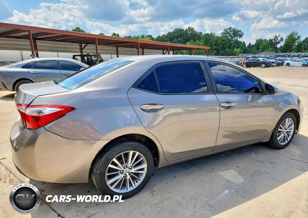 2014 Toyota Corolla Le Plus VIN:5YFBURHE6EP170815 - 3