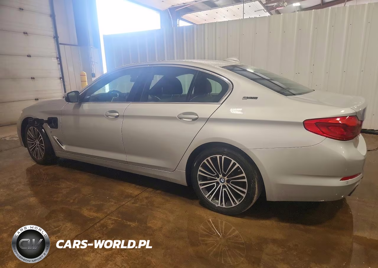 2019 BMW 530Xe VIN:WBAJB1C5XKB376270 - 2