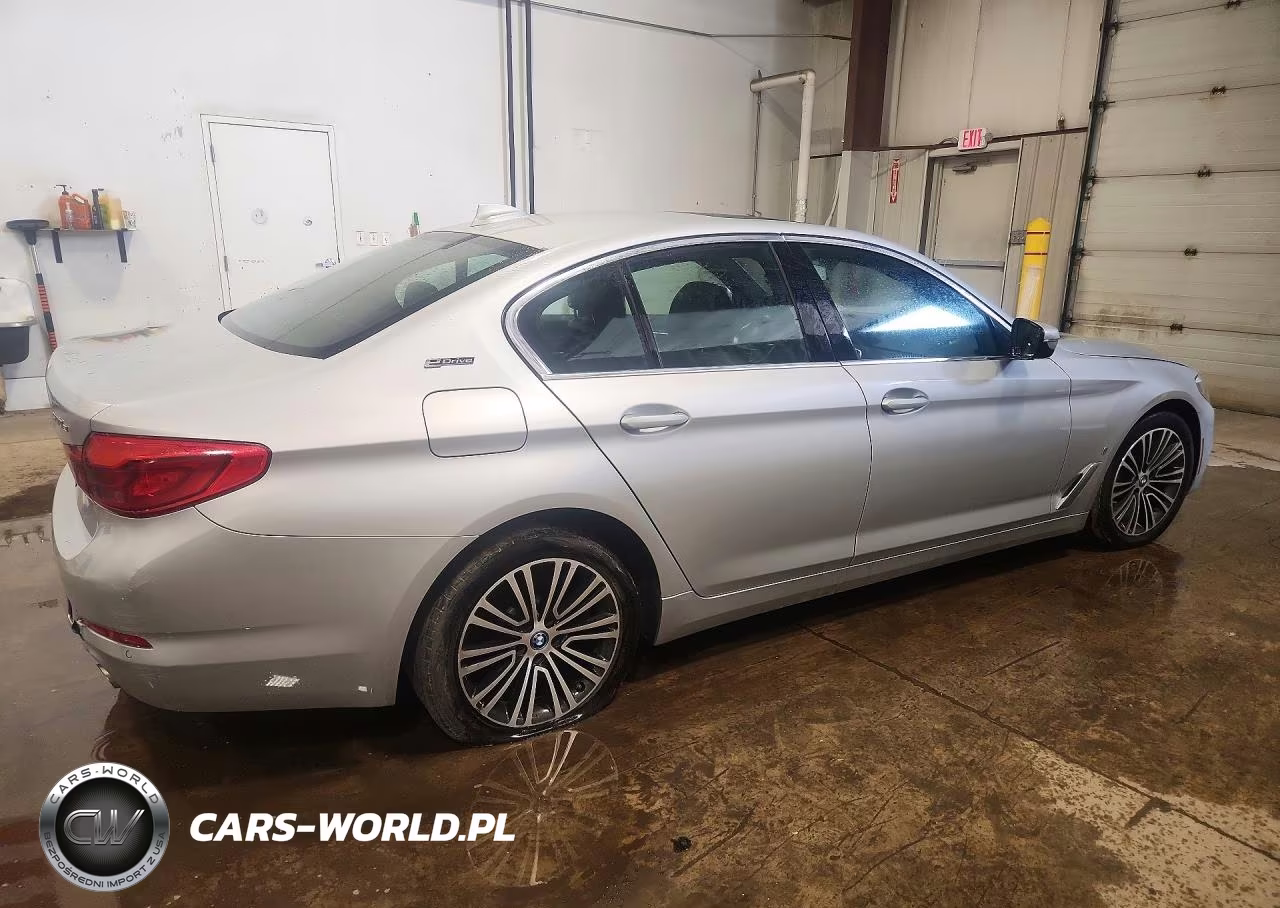 2019 BMW 530Xe VIN:WBAJB1C5XKB376270 - 3
