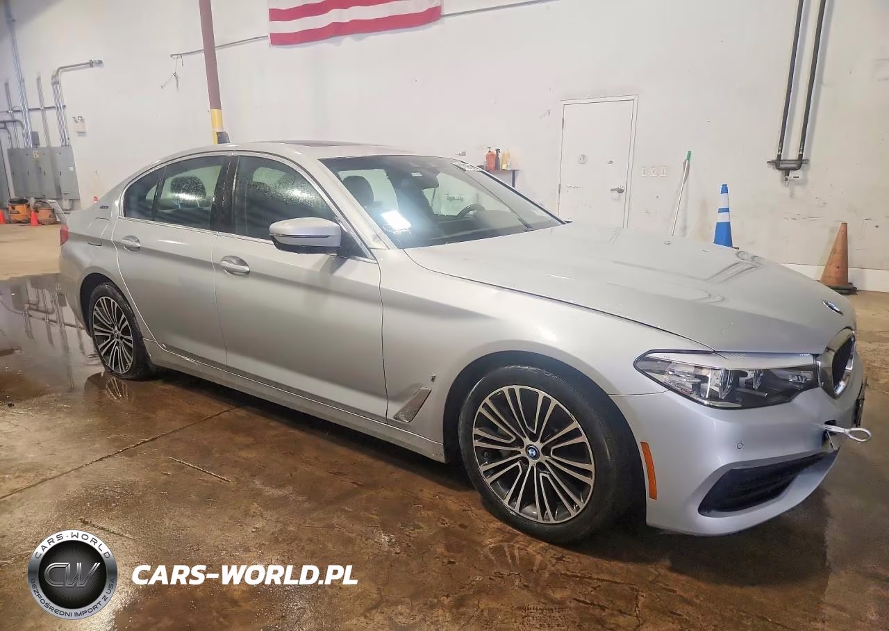 2019 BMW 530Xe VIN:WBAJB1C5XKB376270 - 4