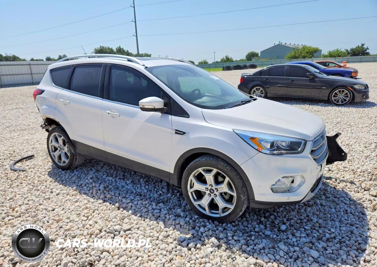 2019 Ford Escape Titanium VIN:1FMCU9J96KUA17668 - 4