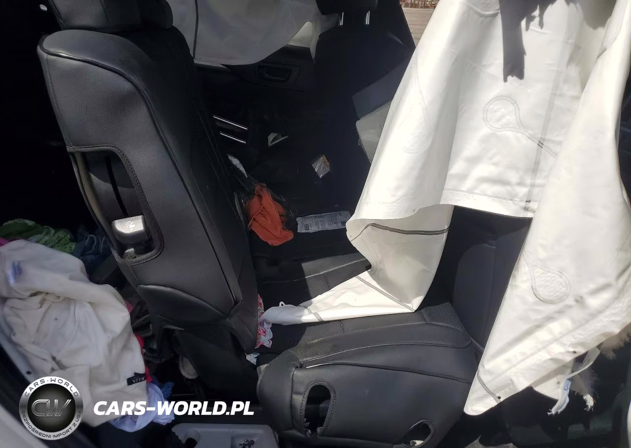 2019 Toyota Highlander Le VIN:5TDZZRFHXKS319968 - 10
