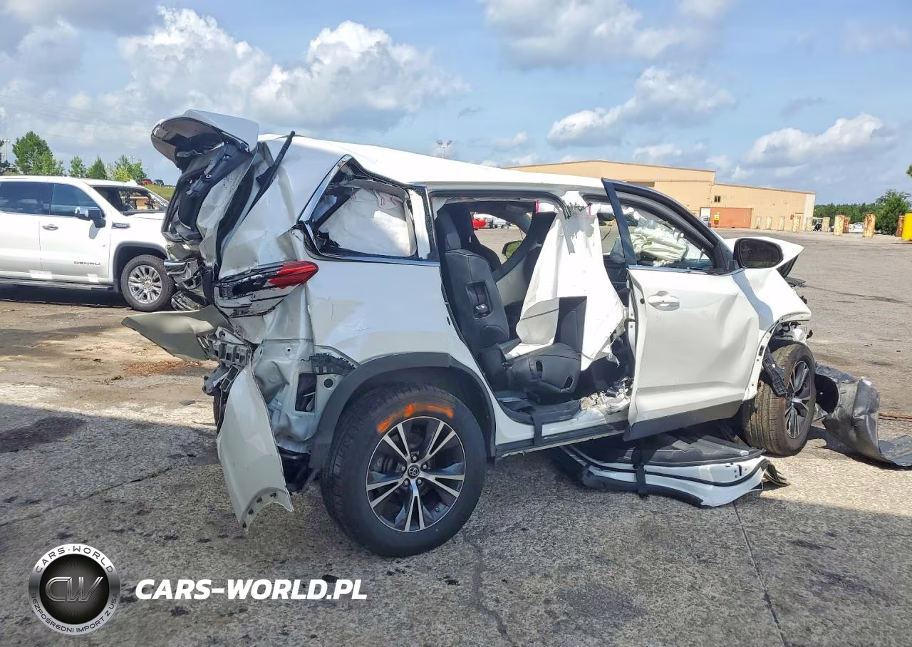 2019 Toyota Highlander Le VIN:5TDZZRFHXKS319968 - 3