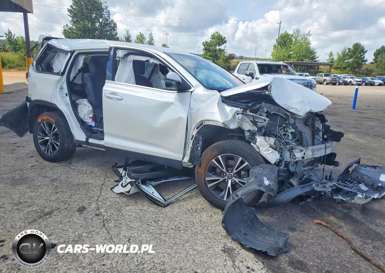 2019 Toyota Highlander Le VIN:5TDZZRFHXKS319968 - 4