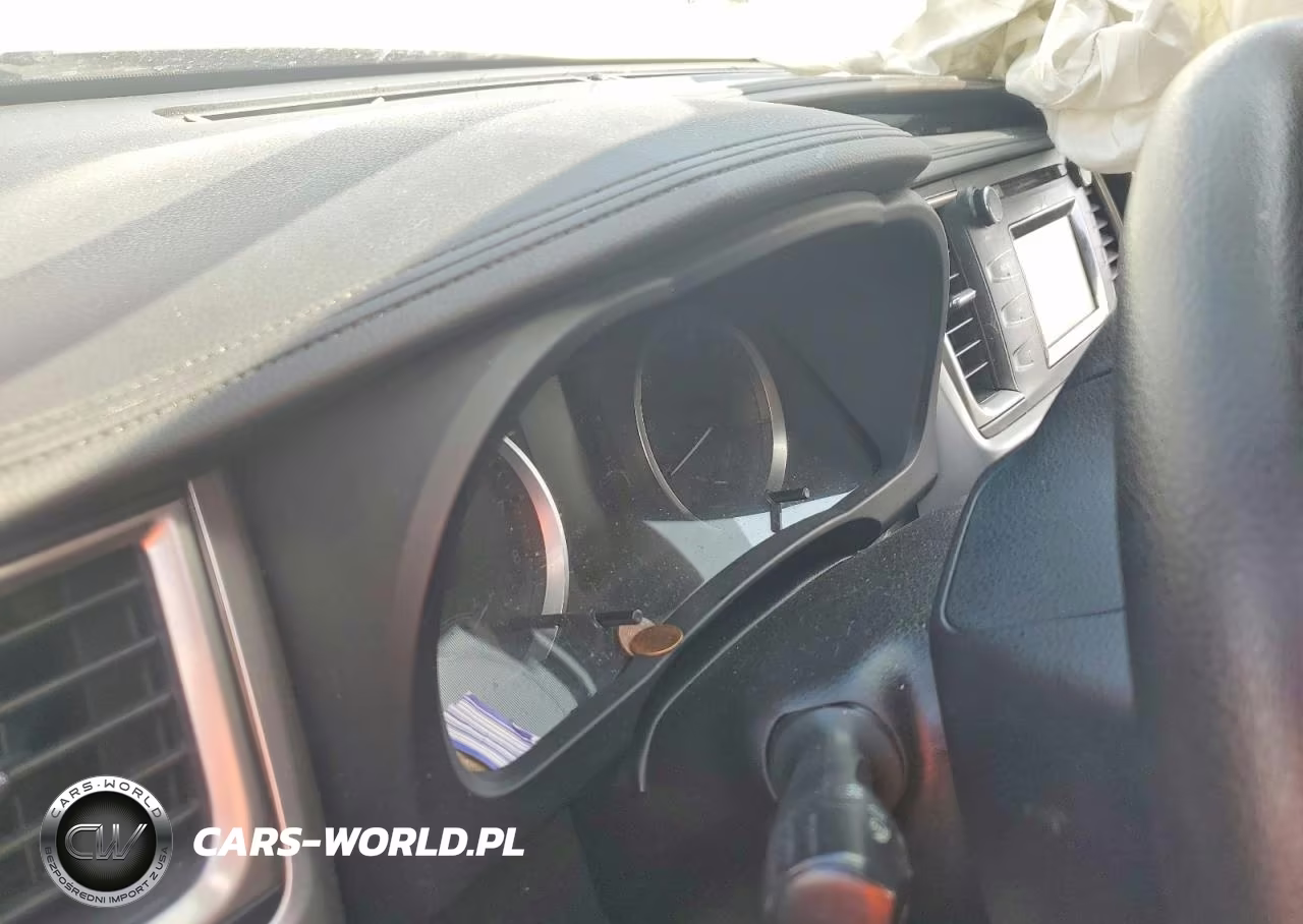 2019 Toyota Highlander Le VIN:5TDZZRFHXKS319968 - 9