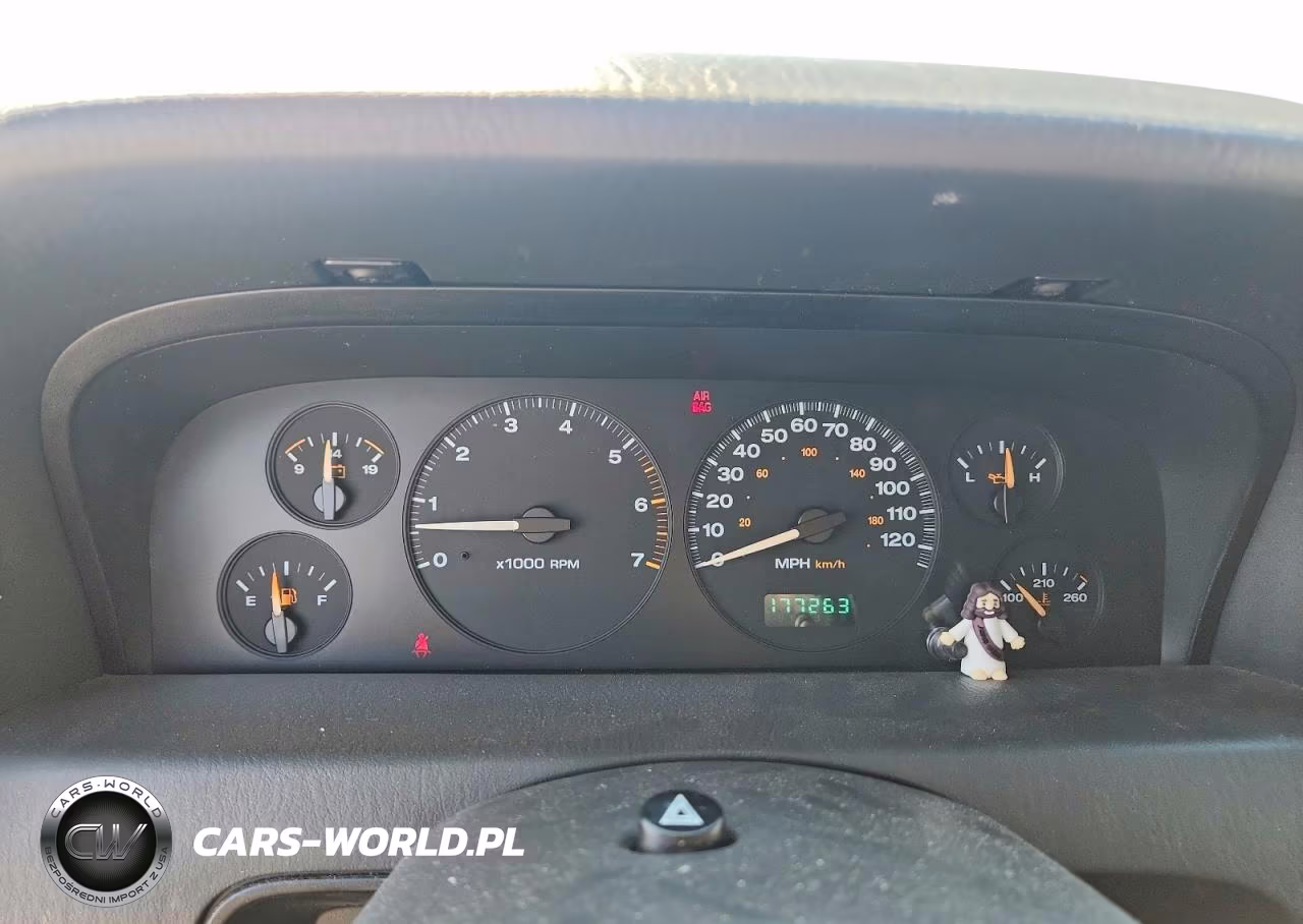 2002 Jeep Grand Cherokee Laredo VIN:1J4GW48N92C250126 - 9