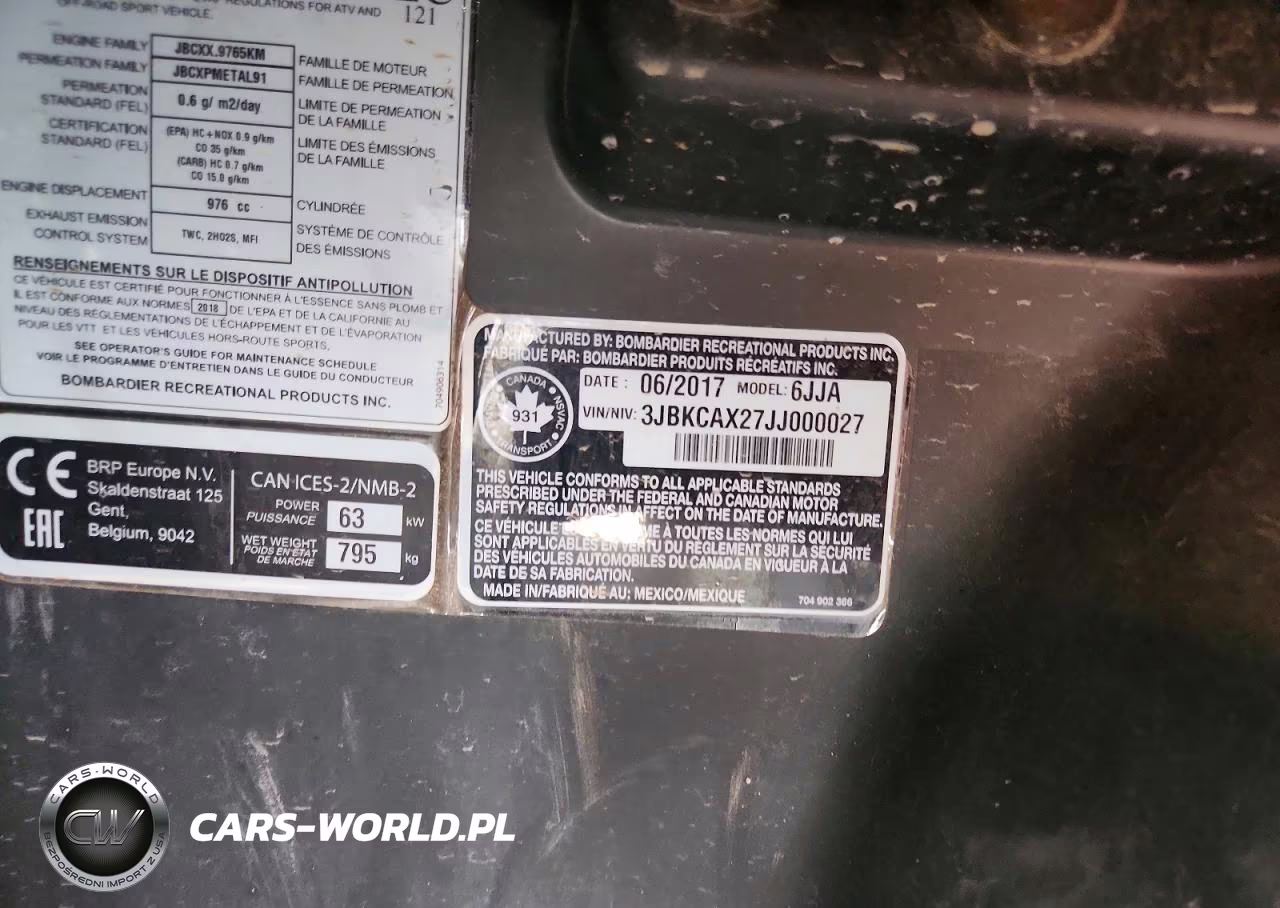 2018 Can-Am Commander Utility Vehicle VIN:3JBKCAX27JJ000027 - 10