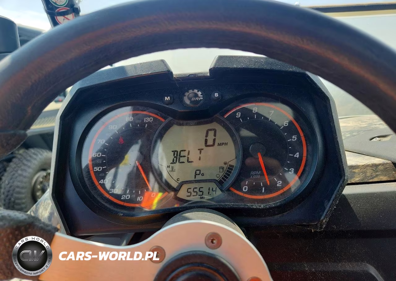 2018 Can-Am Commander Utility Vehicle VIN:3JBKCAX27JJ000027 - 8
