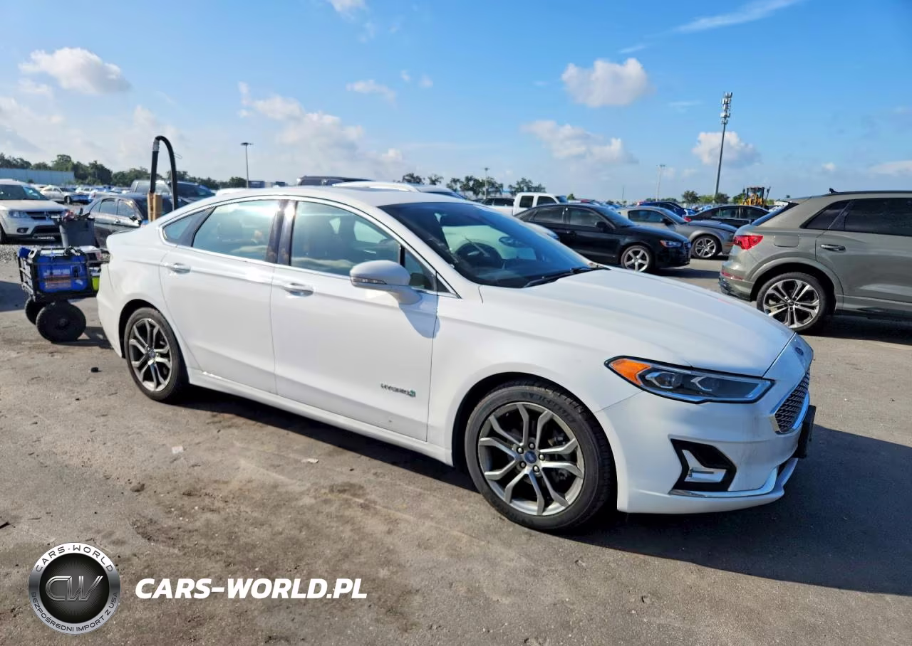 2019 Ford Fusion Titanium VIN:3FA6P0RU5KR202921 - 4