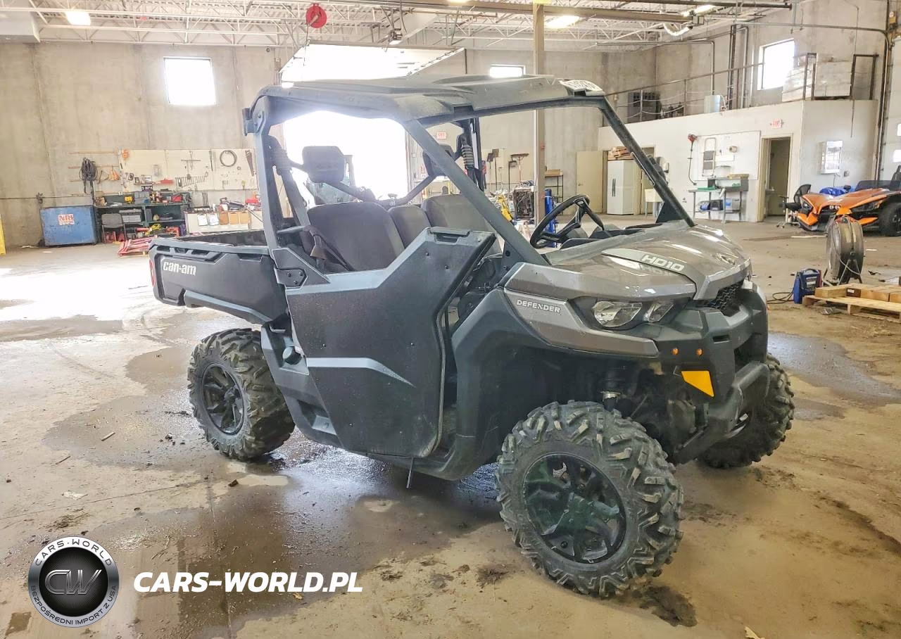 2018 Can-Am Defender Utility Vehicle