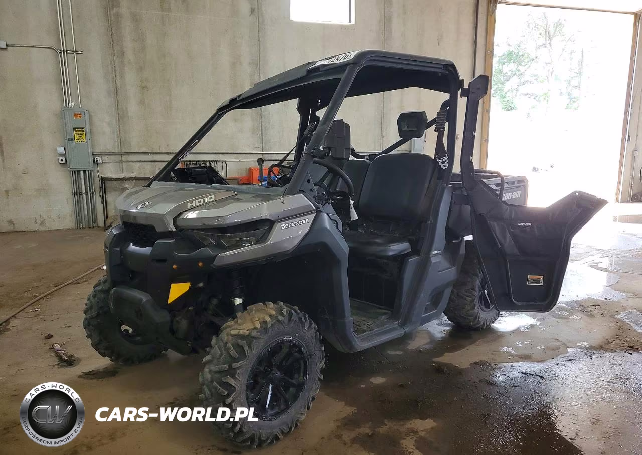 2018 Can-Am Defender Utility Vehicle VIN:3JBUGAP43JK000146 - 2