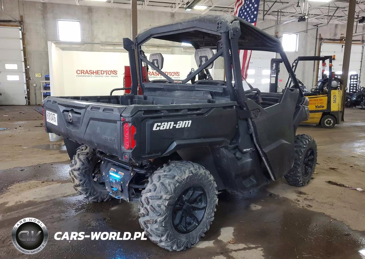 2018 Can-Am Defender Utility Vehicle VIN:3JBUGAP43JK000146 - 4