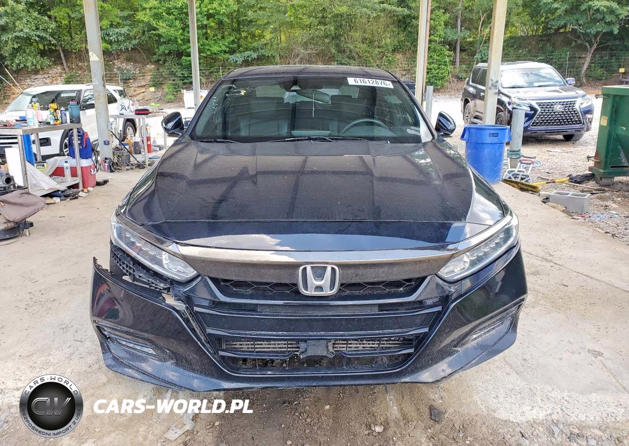 2018 Honda Accord Sport VIN:1HGCV1F35JA068779 - 5