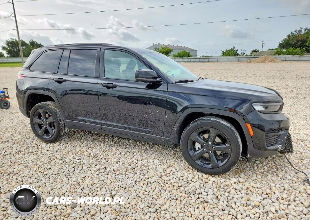 2025 Jeep Grand Cherokee Laredo VIN:1C4RJHAGXSC302203 - 4