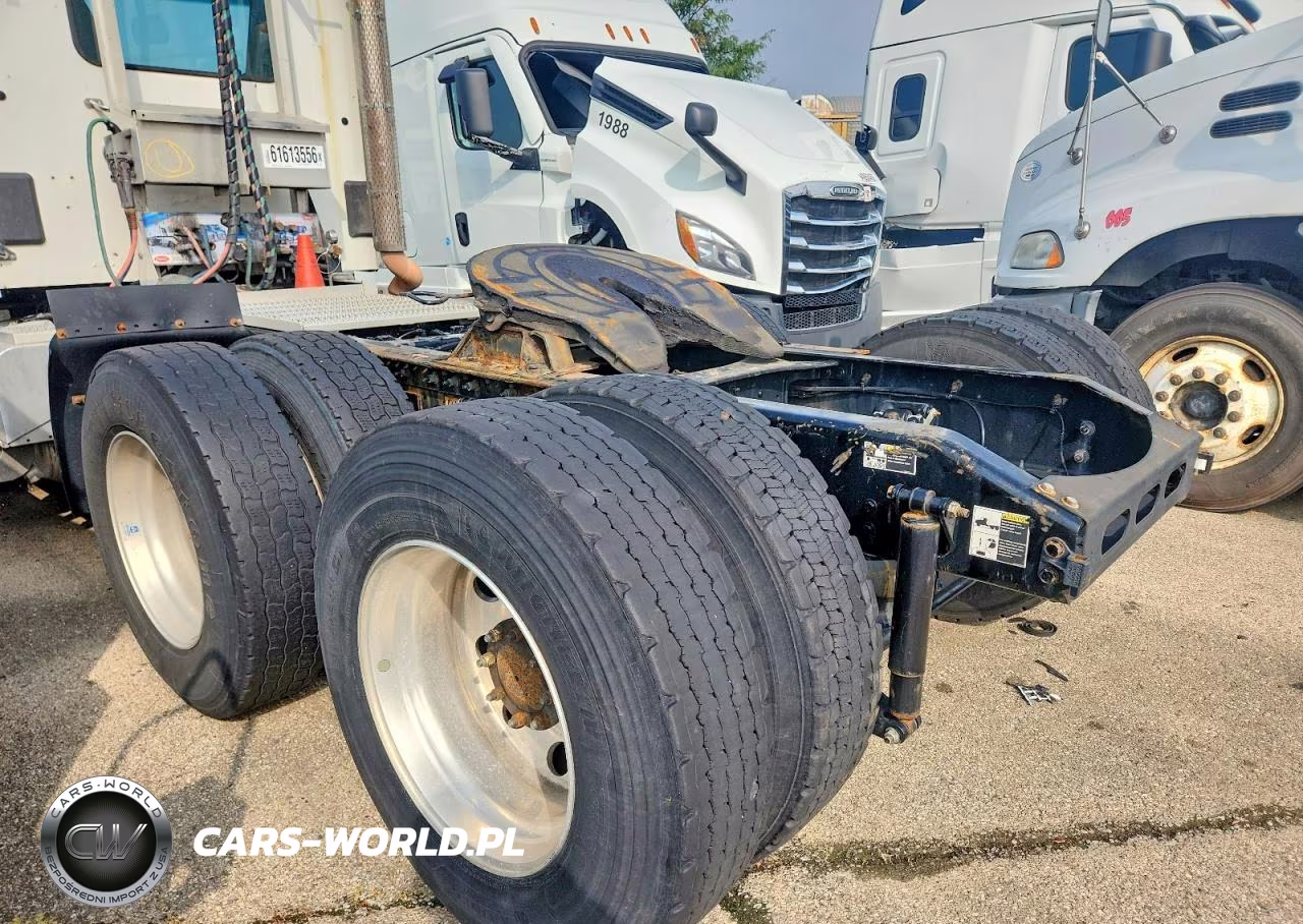 2021 Peterbilt 579 Semi Truck VIN:1XPBDP9XXMD760939 - 13