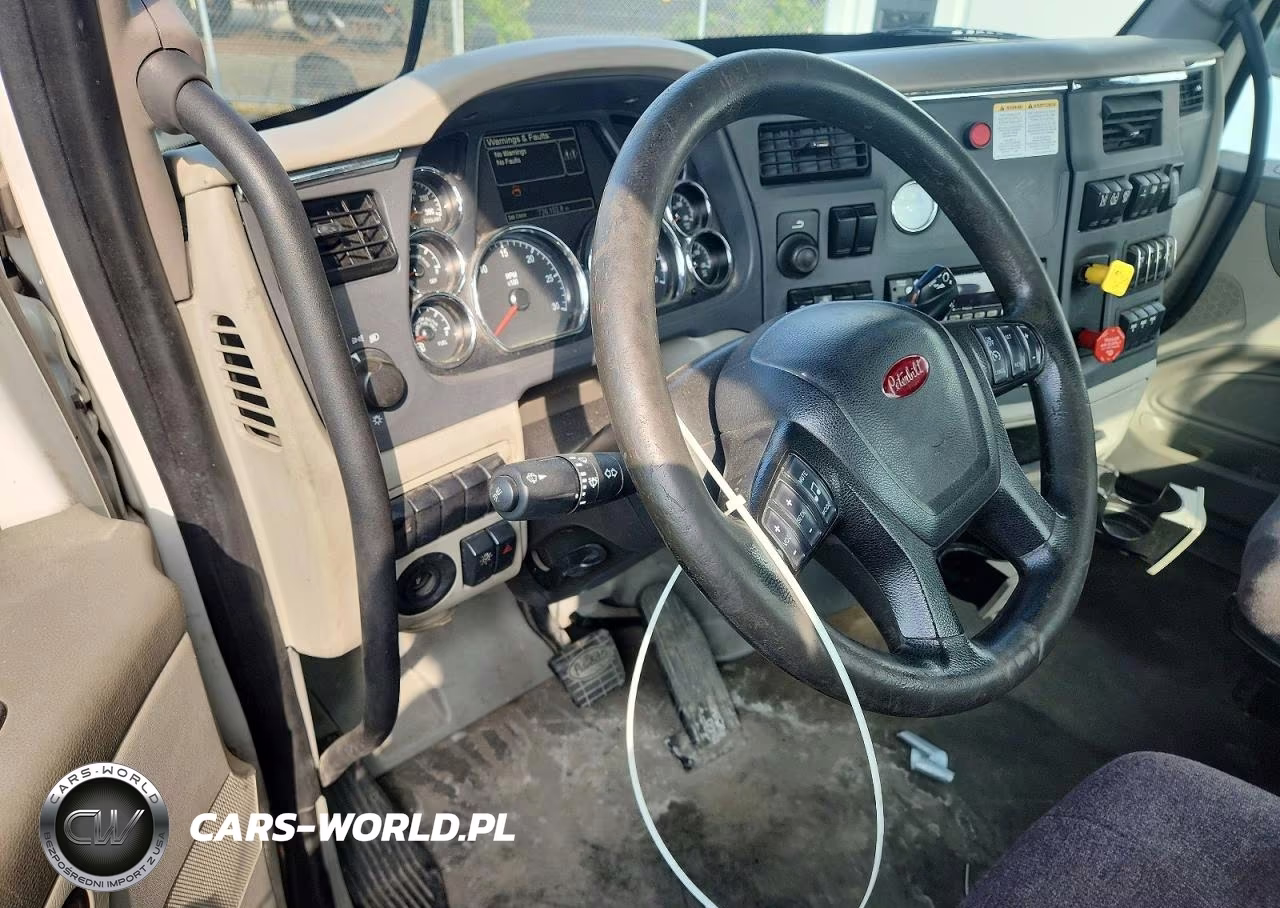 2021 Peterbilt 579 Semi Truck VIN:1XPBDP9XXMD760939 - 8