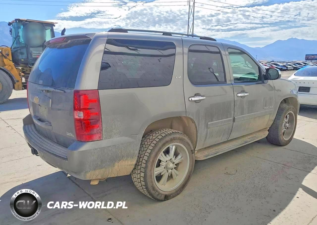 2007 Chevrolet Tahoe K1500 VIN:1GNFK13047J270219 - 3