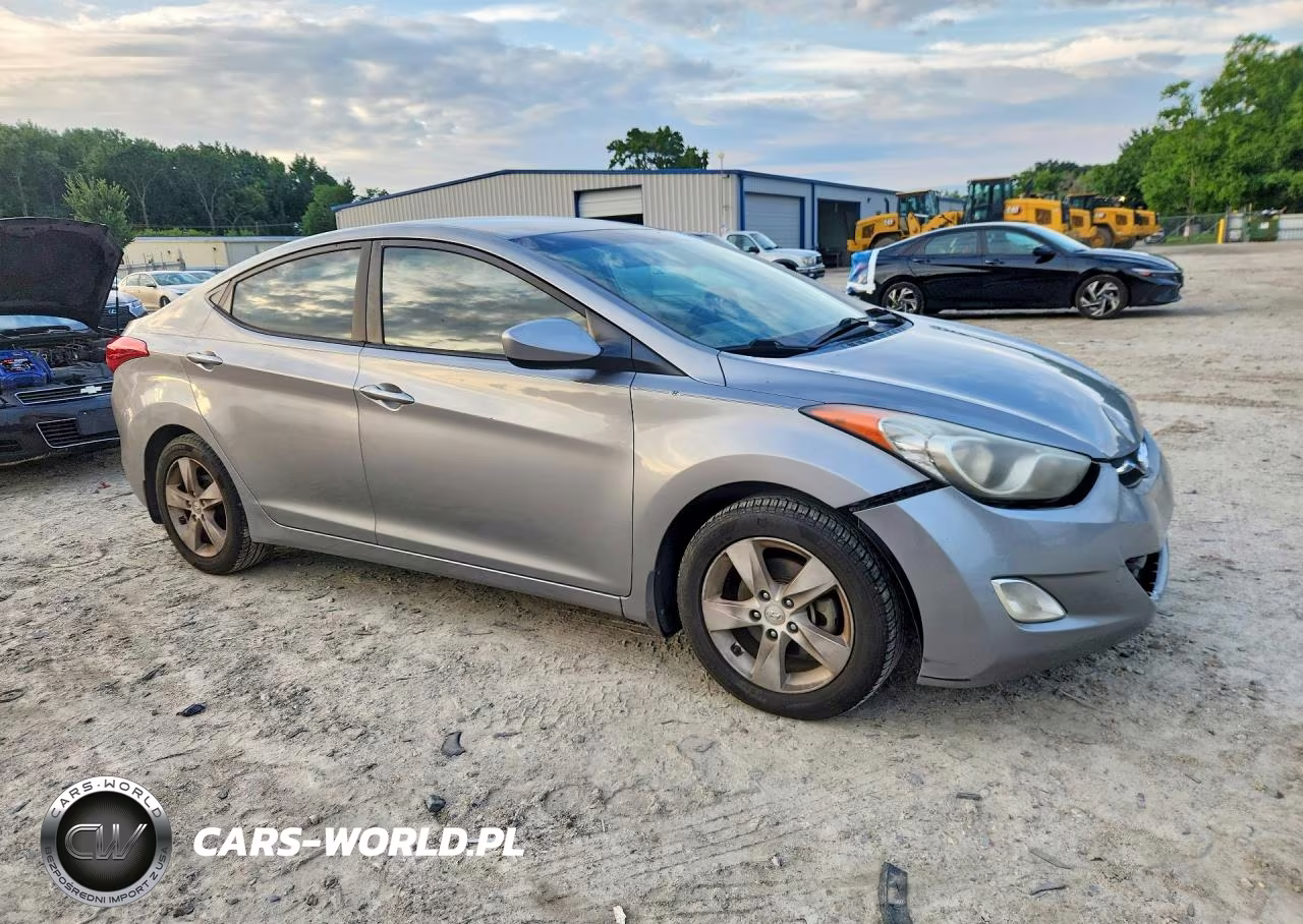 2013 Hyundai Elantra Gls VIN:KMHDH4AE3DU909114 - 4