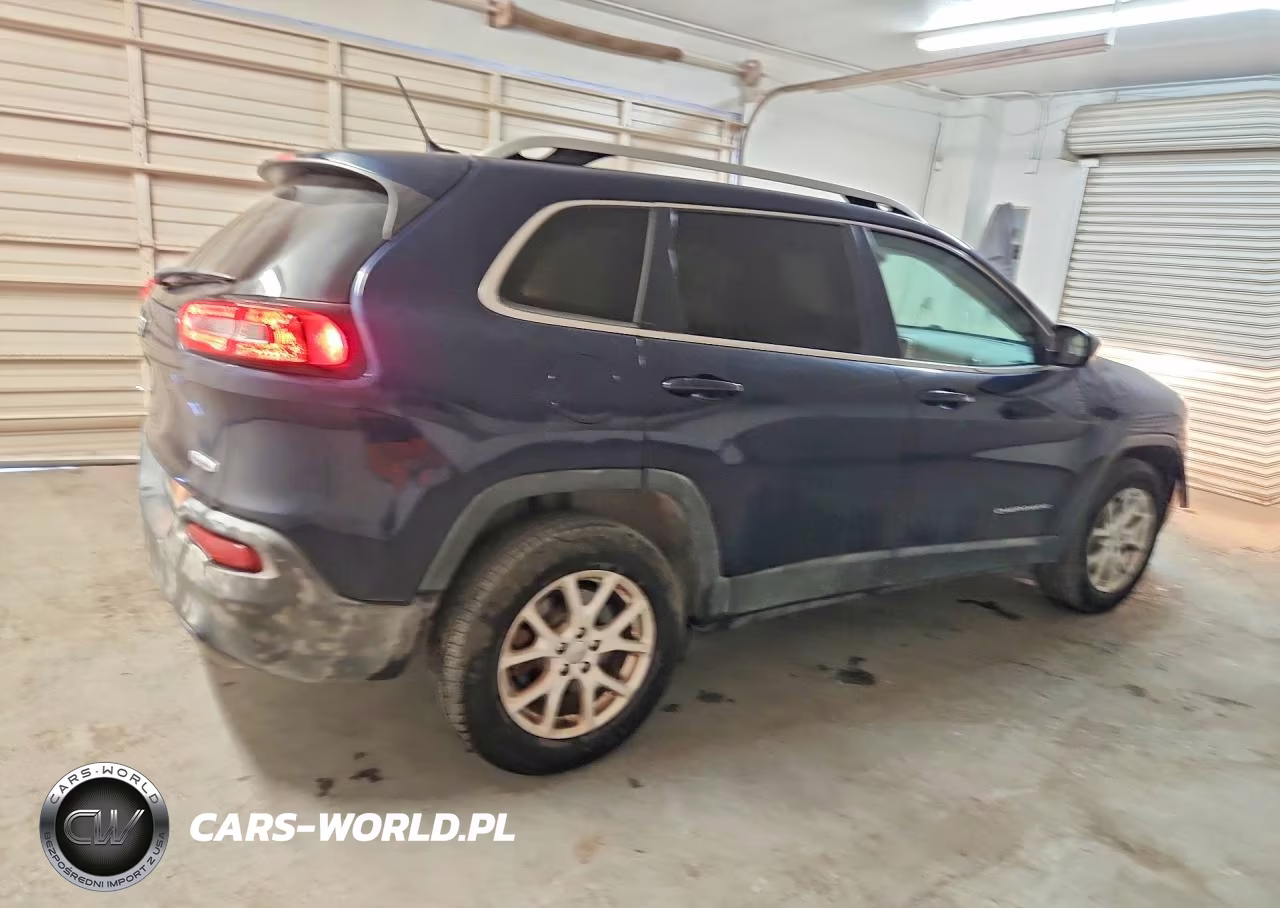 2016 Jeep Cherokee Latitude VIN:1C4PJMCS6GW192760 - 3
