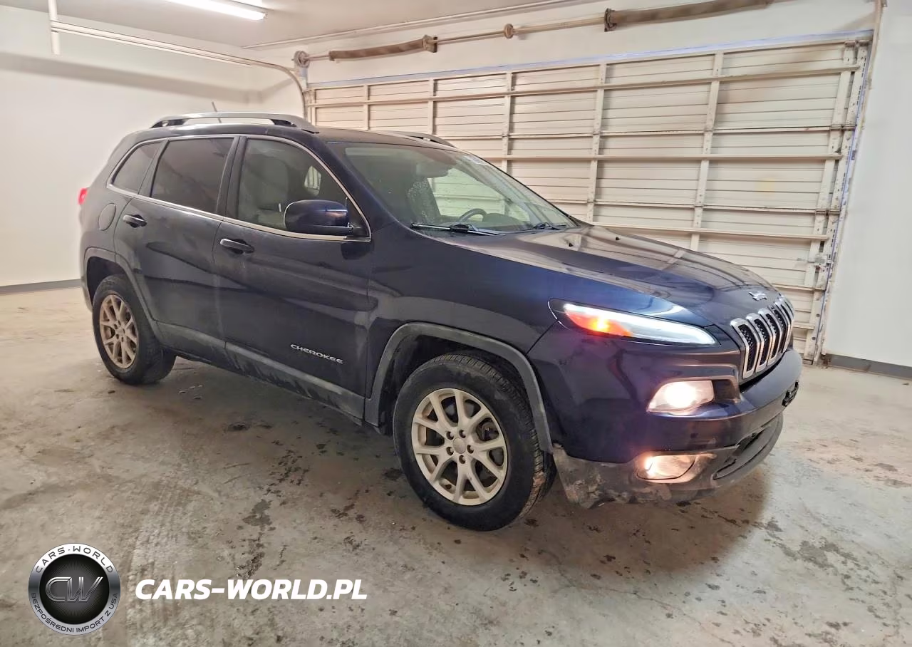 2016 Jeep Cherokee Latitude VIN:1C4PJMCS6GW192760 - 4