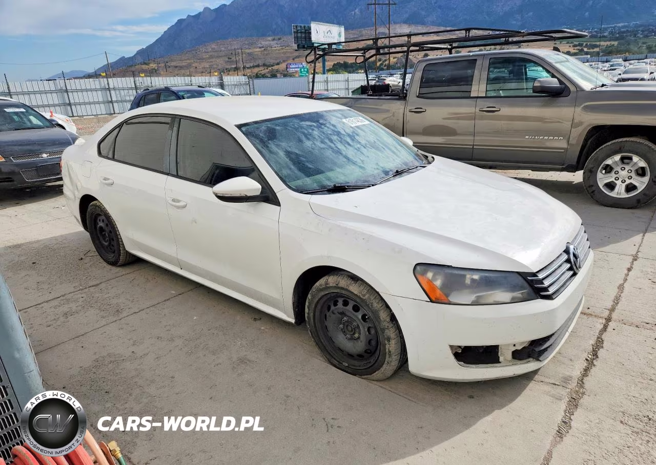 2012 Volkswagen Passat S VIN:1VWAH7A39CC098525 - 4