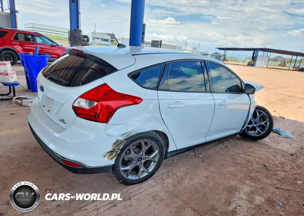 2013 Ford Focus Se VIN:1FADP3K20DL152495 - 3
