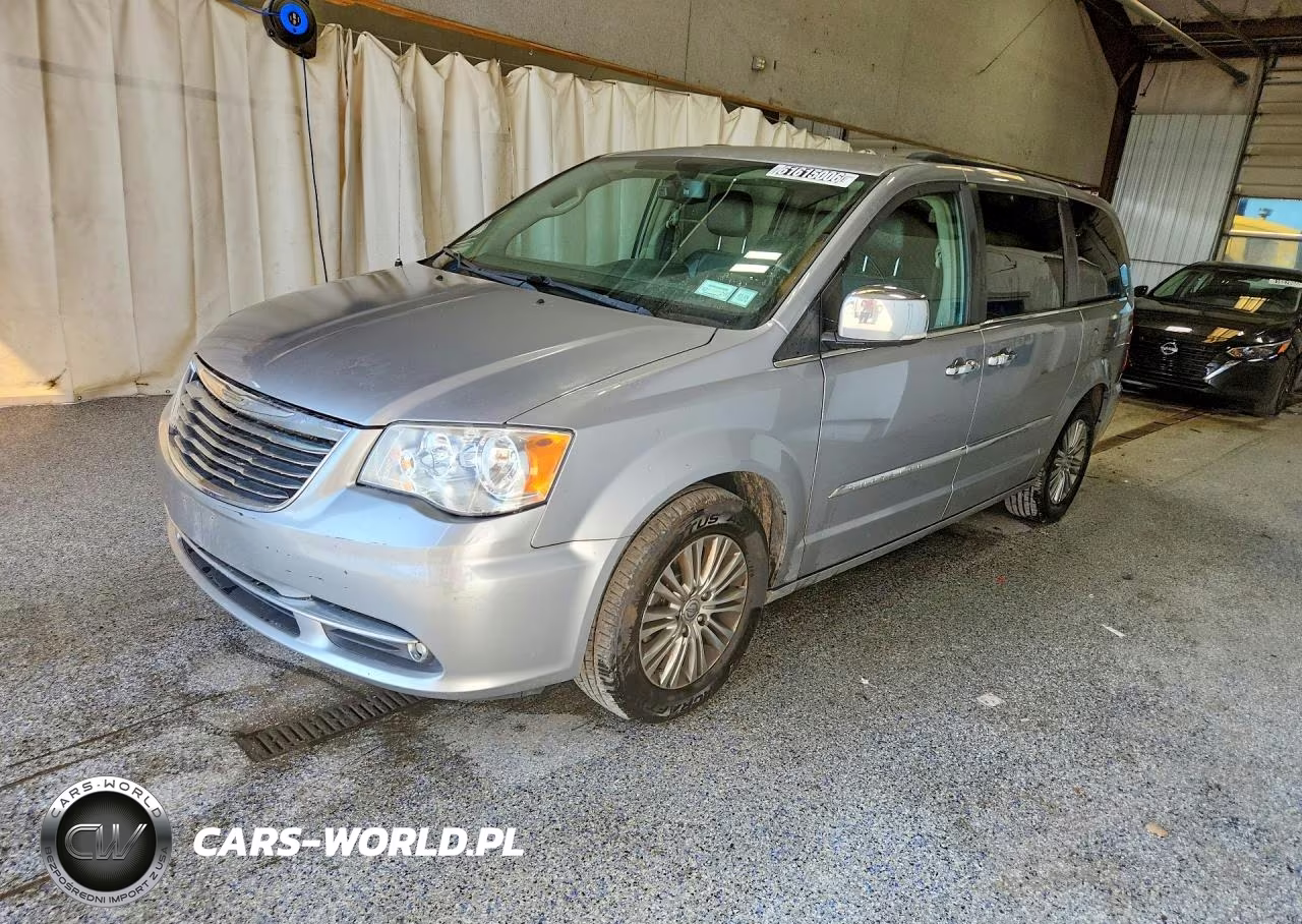 2015 Chrysler Town & Country Touring L – zdjęcie 1 z 13