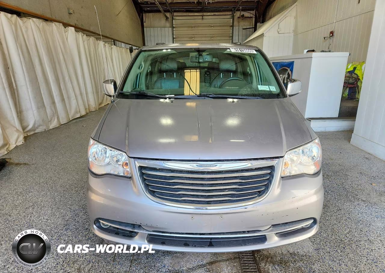 2015 Chrysler Town & Country Touring L VIN:2C4RC1CG2FR646295 - 5