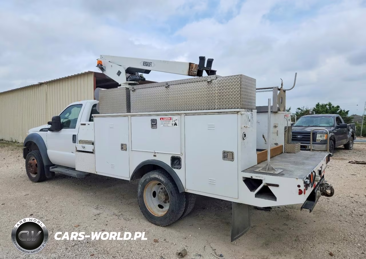 2015 Ford F450 Bucket Truck VIN:1FDUF4GY2FED21175 - 3