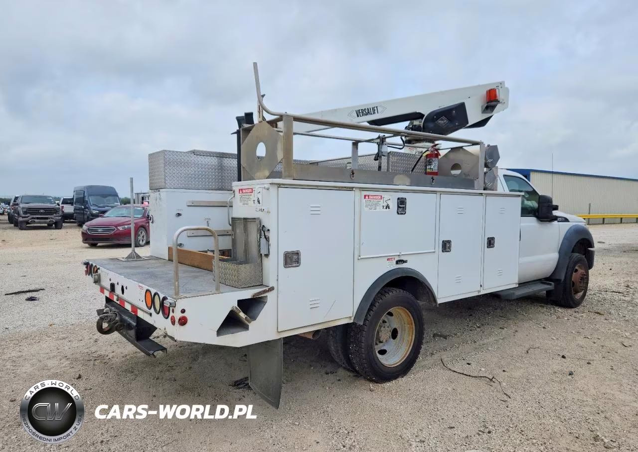 2015 Ford F450 Bucket Truck VIN:1FDUF4GY2FED21175 - 4
