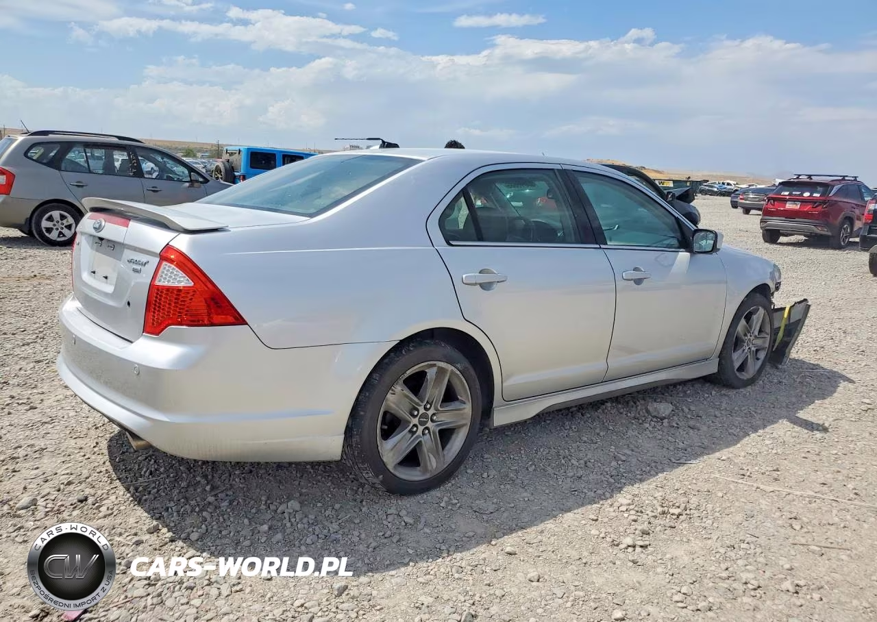 2011 Ford Fusion Sport VIN:3FAHP0DC4BR100050 - 3