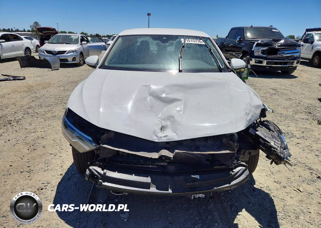 2024 Volkswagen Jetta S VIN:3VW5M7BU8RM044158 - 5