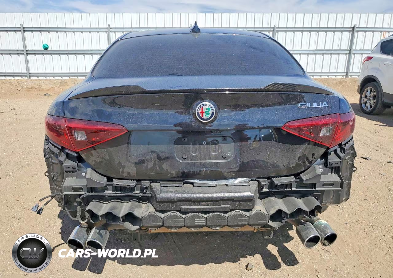 2022 Alfa Romeo Giulia Quadrifoglio VIN:ZARFAMEV8N7655160 - 6
