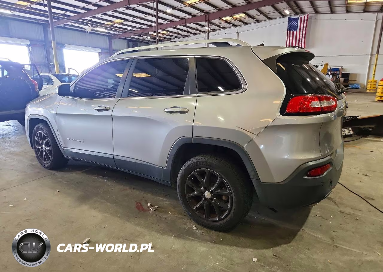 2017 Jeep Cherokee Latitude VIN:1C4PJLCB2HW526746 - 2