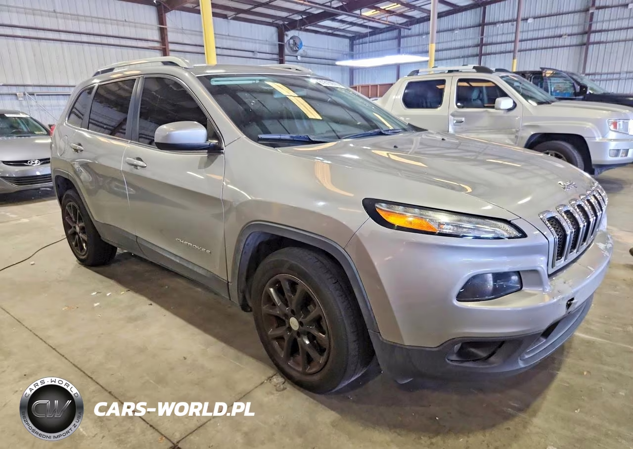 2017 Jeep Cherokee Latitude VIN:1C4PJLCB2HW526746 - 4