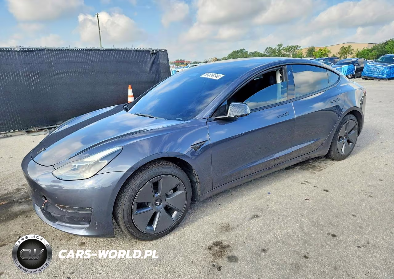 2021 Tesla Model 3 – zdjęcie 1 z 12