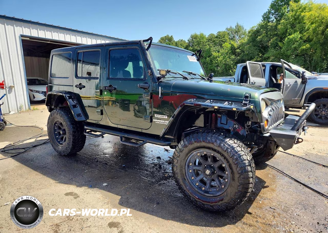 2012 Jeep Wrangler Unlimited Sport VIN:1C4BJWDGXCL113120 - 4