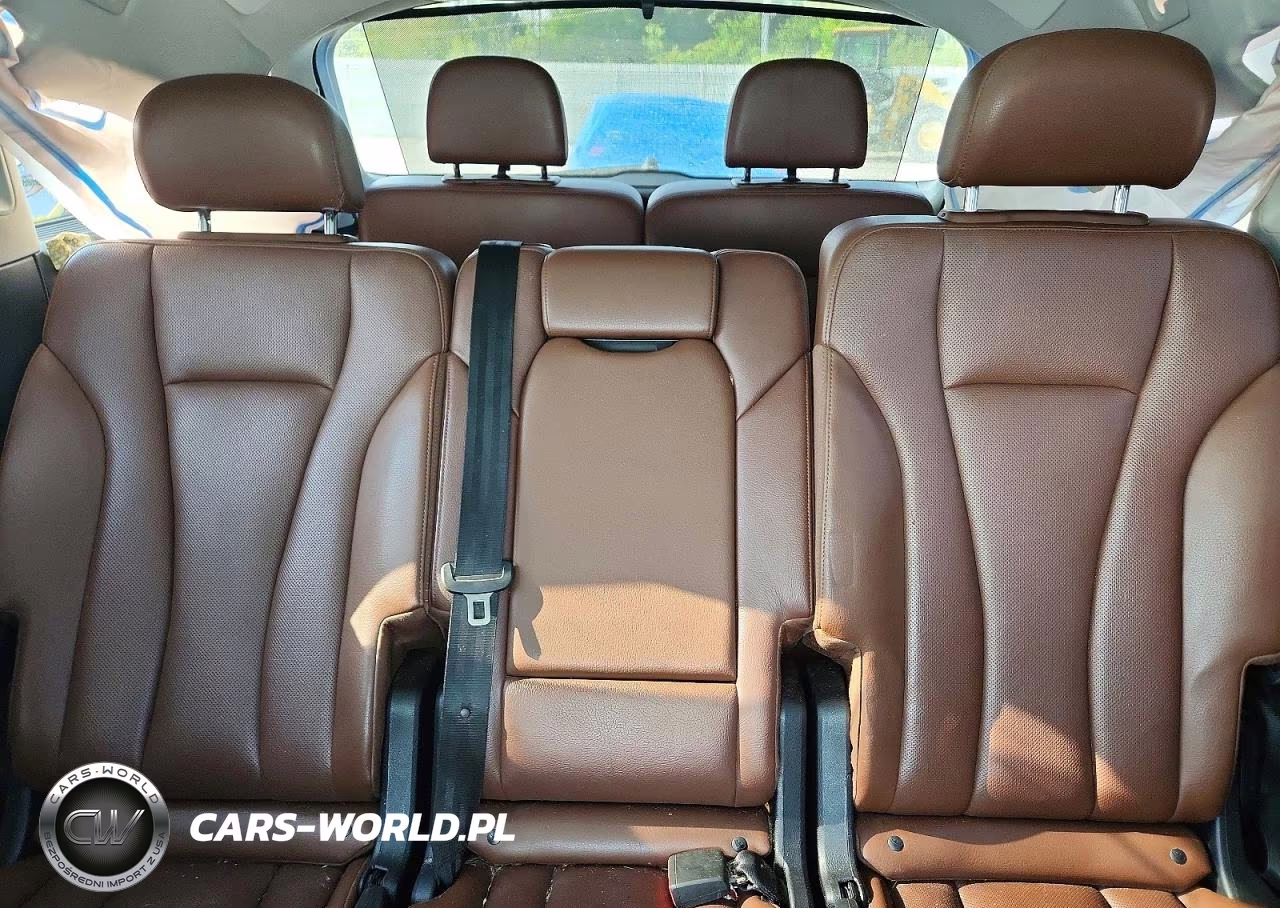 2018 Audi Q7 Prestige VIN:WA1VAAF71JD049063 - 10