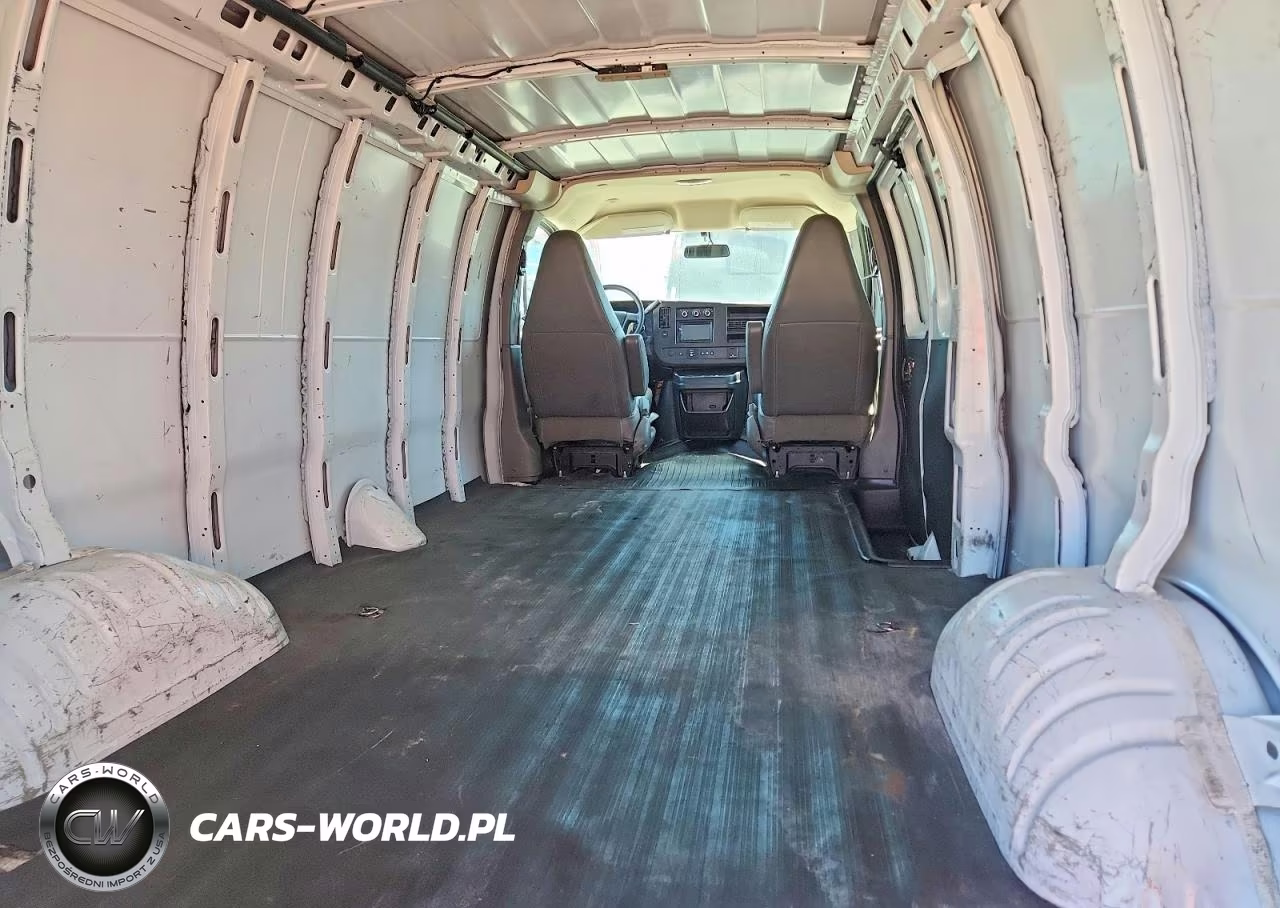 2019 Chevrolet Express G2500 VIN:1GCWGBFP3K1175622 - 10