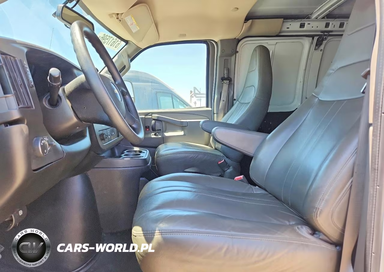2019 Chevrolet Express G2500 VIN:1GCWGBFP3K1175622 - 7
