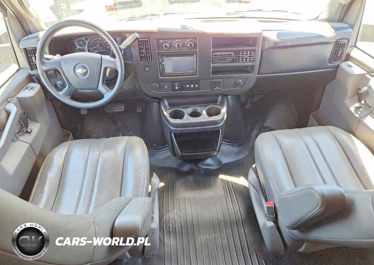 2019 Chevrolet Express G2500 VIN:1GCWGBFP3K1175622 - 8