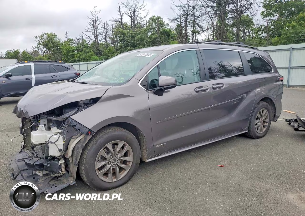 2021 Toyota Sienna Le