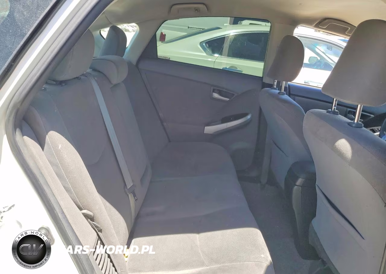 2014 Toyota Prius Two VIN:JTDKN3DU2E1752292 - 10