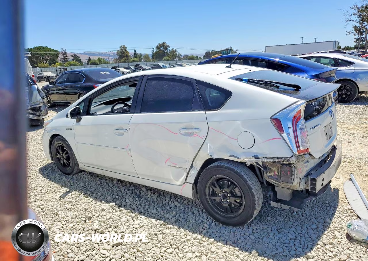 2014 Toyota Prius Two VIN:JTDKN3DU2E1752292 - 2