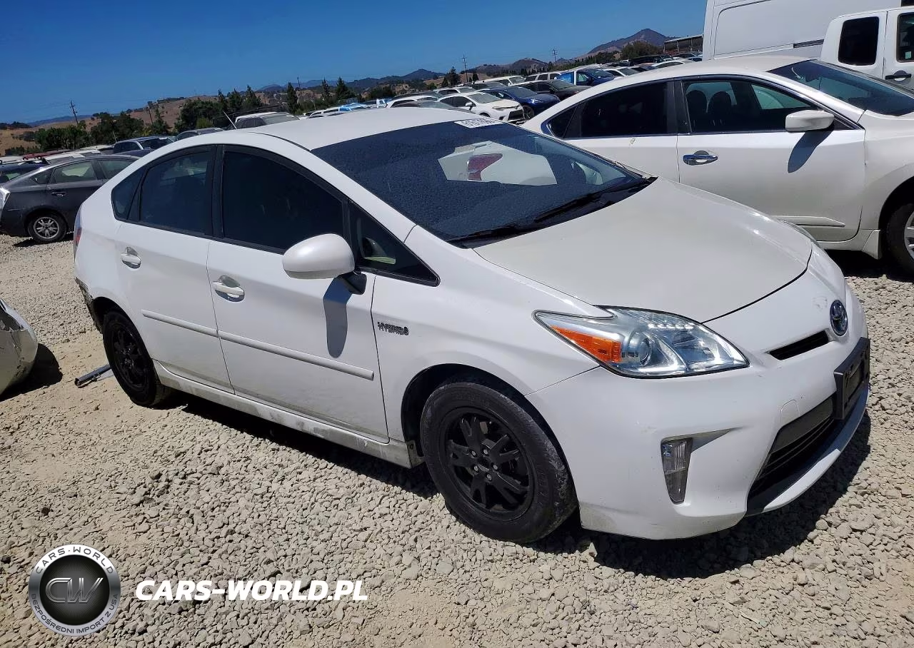 2014 Toyota Prius Two VIN:JTDKN3DU2E1752292 - 4
