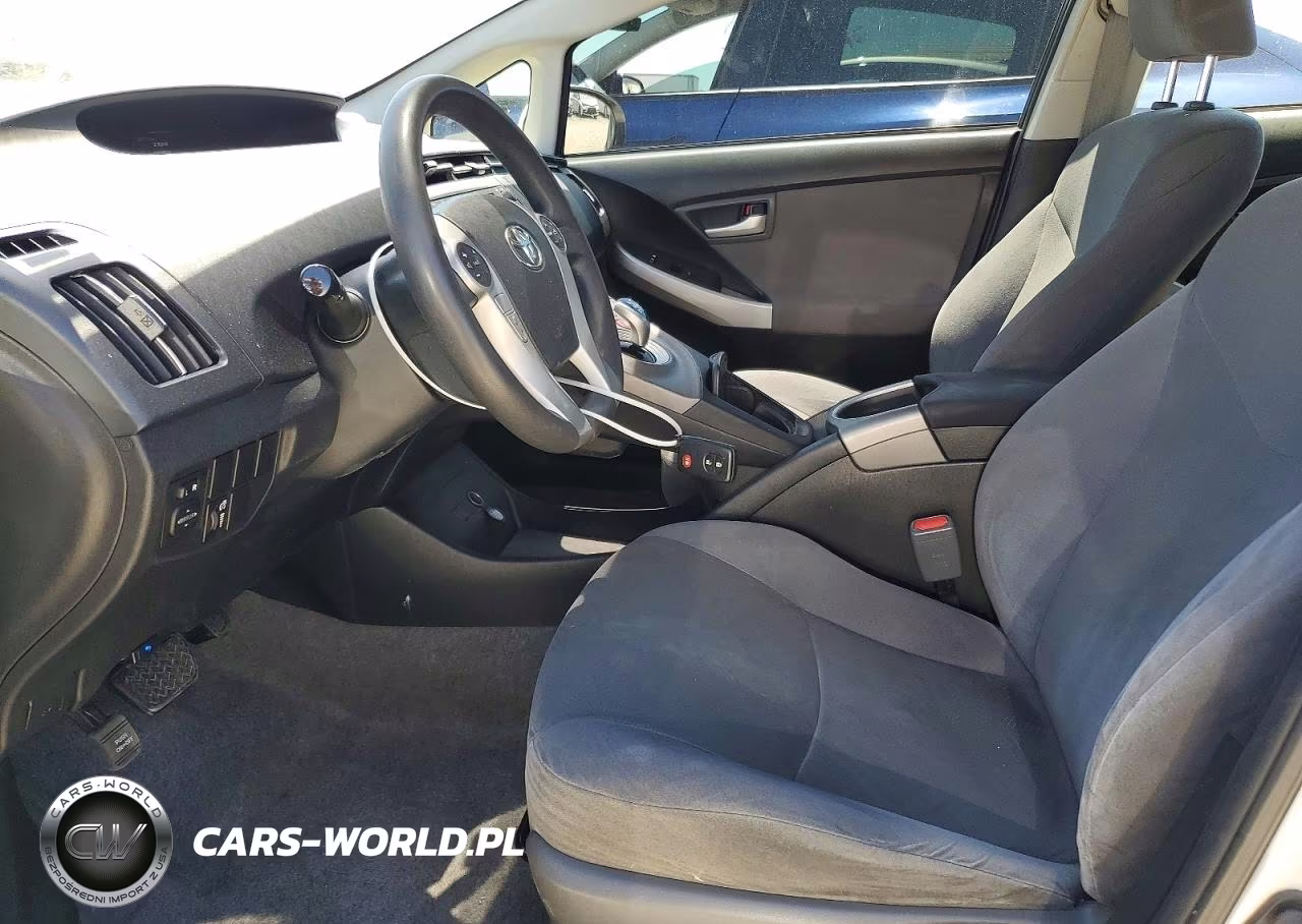 2014 Toyota Prius Two VIN:JTDKN3DU2E1752292 - 7