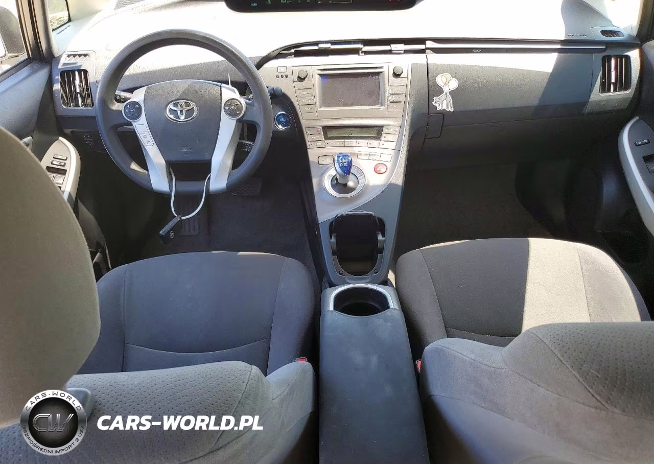 2014 Toyota Prius Two VIN:JTDKN3DU2E1752292 - 8