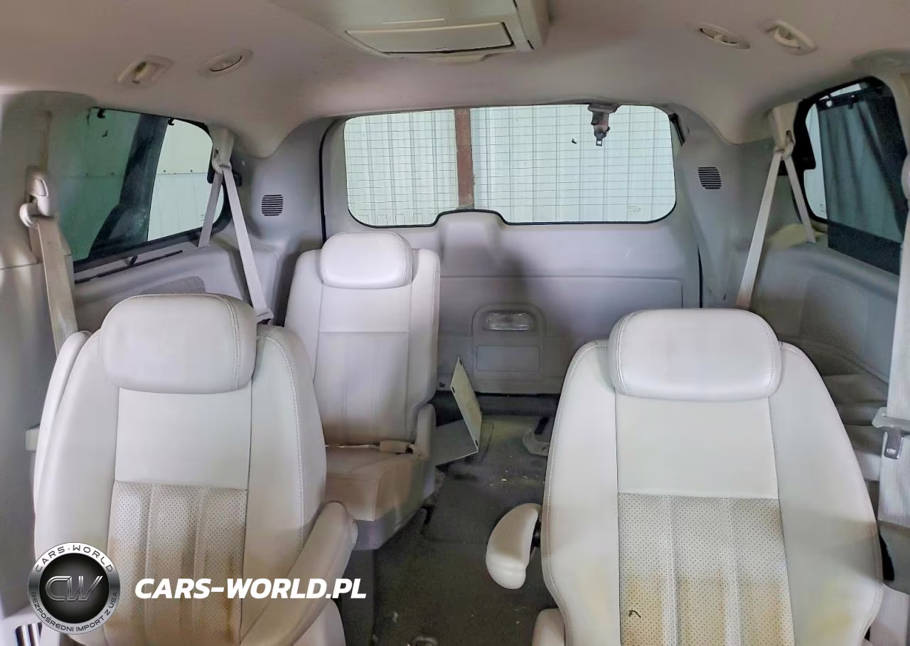 2009 Chrysler Town & Country Touring VIN:2A8HR541X9R675181 - 10