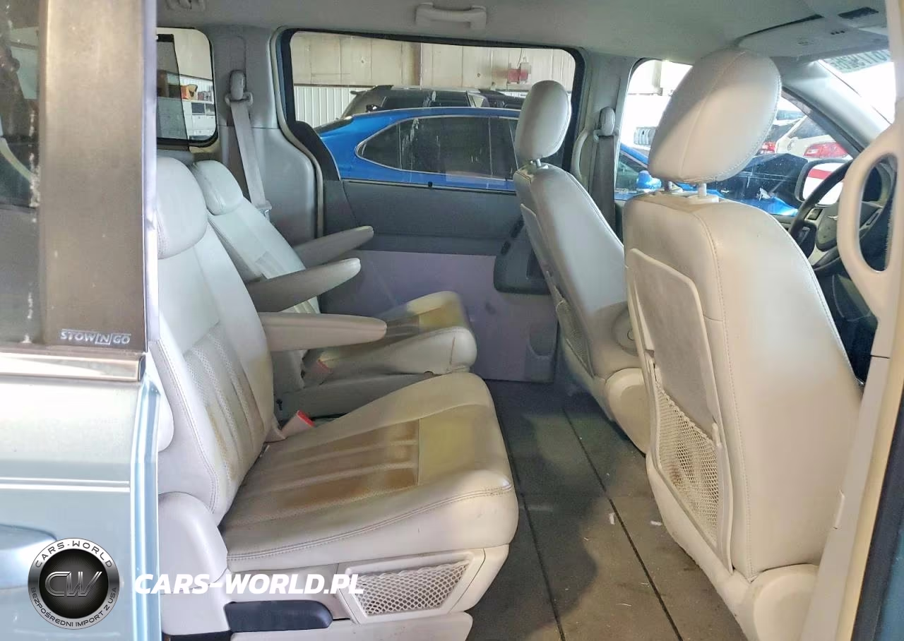 2009 Chrysler Town & Country Touring VIN:2A8HR541X9R675181 - 11